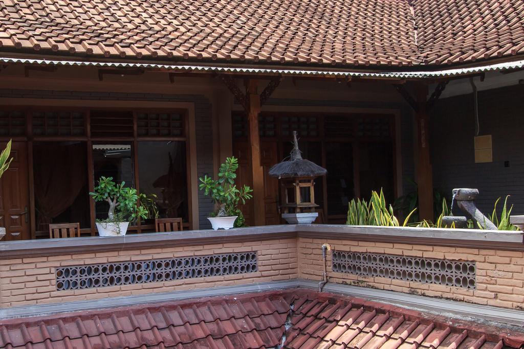 Rabasta Kuta Beach Inn Exterior photo